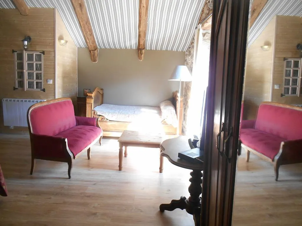 Bed and Breakfast Domaine De La Chave à Saint-Julien-Boutieres 0*,  France
