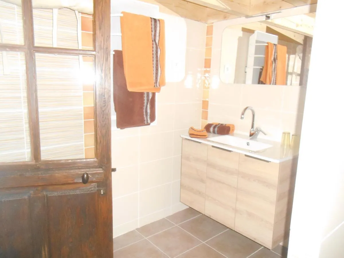 Domaine De La Chave Bed and Breakfast Saint-Julien-Boutieres 0*,